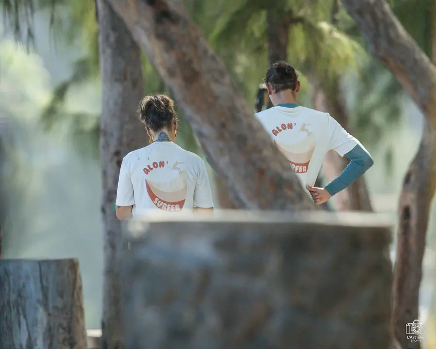 Équipe Alon'Surfer avant une session de surf à La Réunion